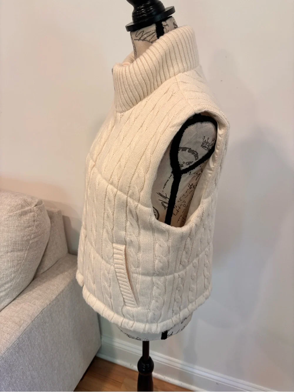 BAGATELLE Cable Stitch Puffer Vest in cream size small